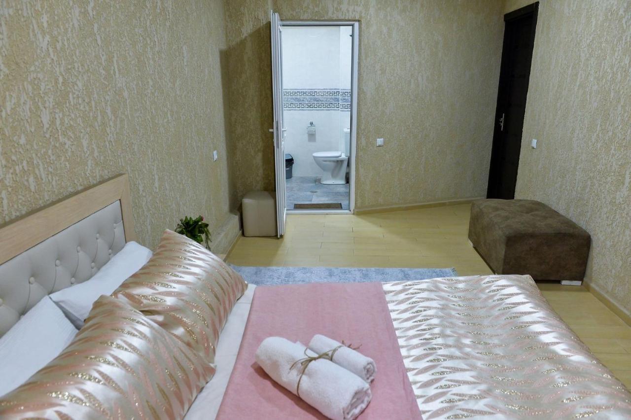 Pomegranate Hotel 库塔伊西 外观 照片
