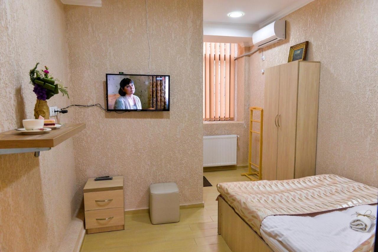 Pomegranate Hotel 库塔伊西 外观 照片