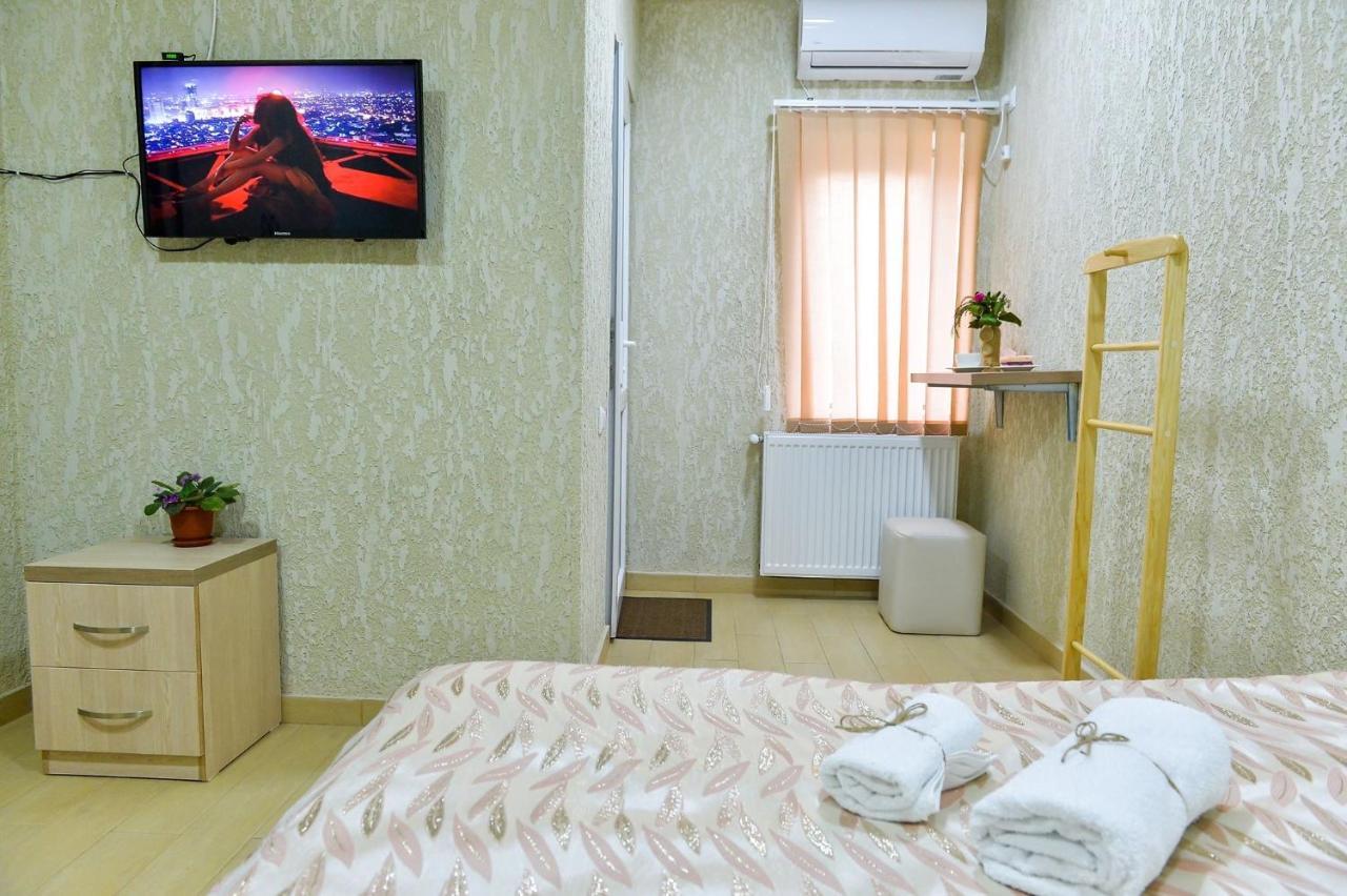 Pomegranate Hotel 库塔伊西 外观 照片
