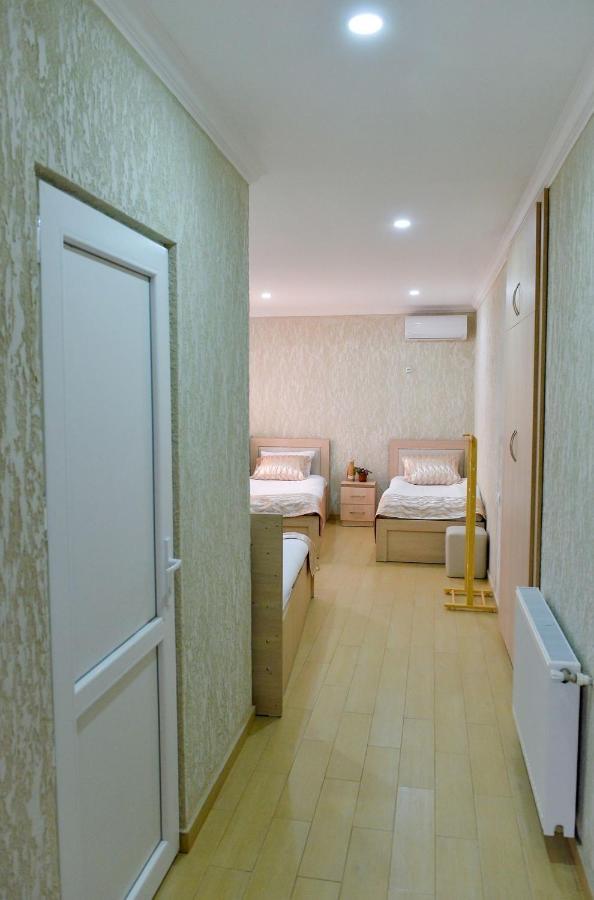 Pomegranate Hotel 库塔伊西 外观 照片