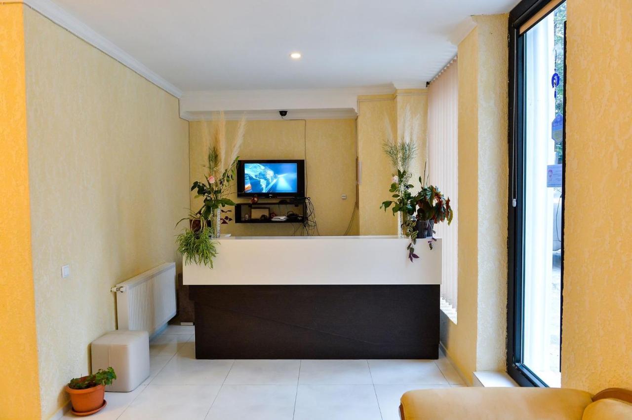 Pomegranate Hotel 库塔伊西 外观 照片
