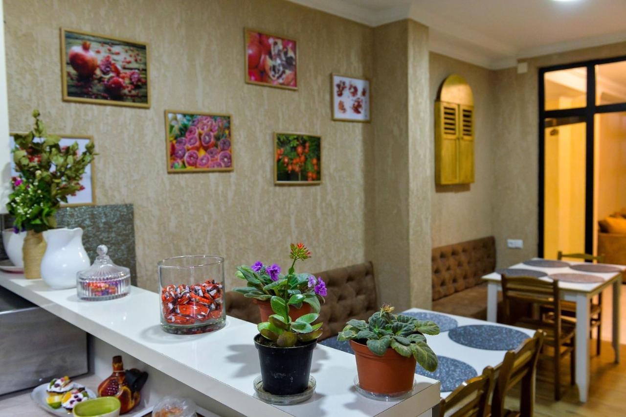 Pomegranate Hotel 库塔伊西 外观 照片