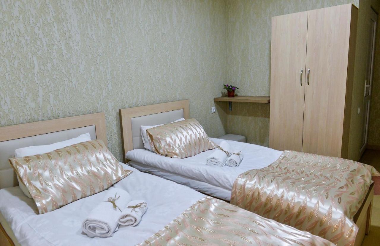 Pomegranate Hotel 库塔伊西 外观 照片